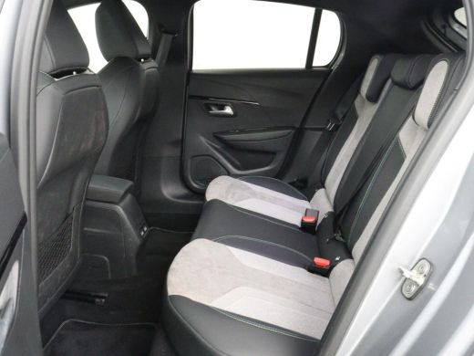 Peugeot e-208 EV GT 350 50 kWh | 27.200km NAP | SOH 93% | Stoelverwarming | Leder/Alcantara | Camera | Adaptive... ActivLease financial lease