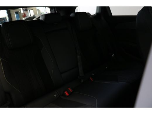 Peugeot e-308 GT 54 kWh | Navi | Camera | Stoel en stuur verw. | Ad. cruise control | Matrix LED lampen | Key-l... ActivLease financial lease