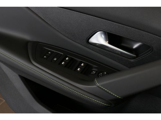 Peugeot e-308 GT 54 kWh | Navi | Camera | Stoel en stuur verw. | Ad. cruise control | Matrix LED lampen | Key-l... ActivLease financial lease