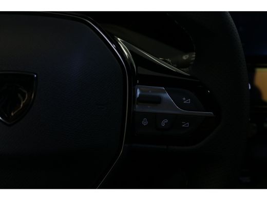 Peugeot e-308 GT 54 kWh | Navi | Camera | Stoel en stuur verw. | Ad. cruise control | Matrix LED lampen | Key-l... ActivLease financial lease