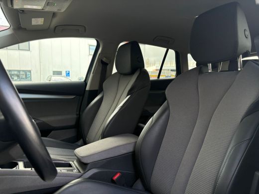 Skoda Enyaq iV iV 60 180 pk | Wegklapbare Trekhaak | Achteruitrijcamera | SoH 89% | ActivLease financial lease