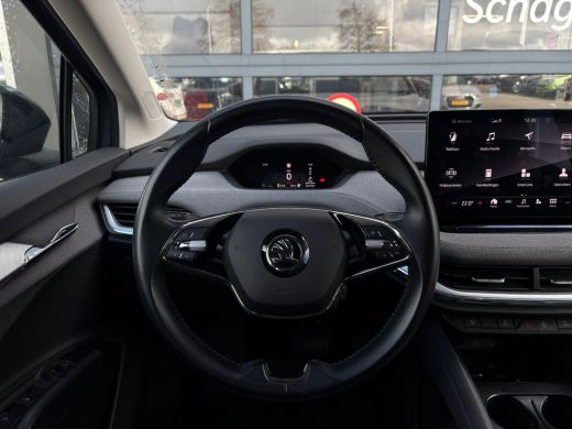 Skoda Enyaq iV iV 60 180 pk | Wegklapbare Trekhaak | Achteruitrijcamera | SoH 89% | ActivLease financial lease