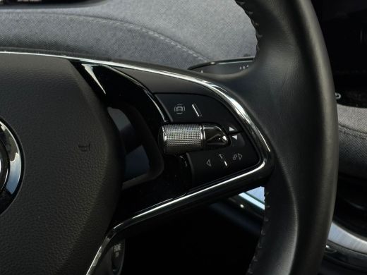 Skoda Enyaq iV iV 60 180 pk | Wegklapbare Trekhaak | Achteruitrijcamera | SoH 89% | ActivLease financial lease