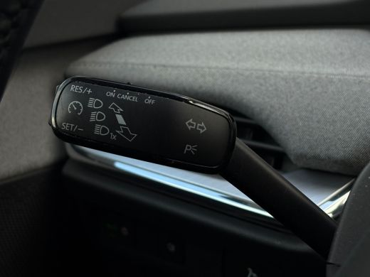 Skoda Enyaq iV iV 60 180 pk | Wegklapbare Trekhaak | Achteruitrijcamera | SoH 89% | ActivLease financial lease