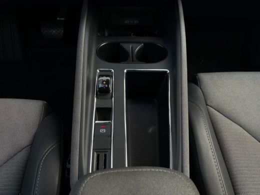 Skoda Enyaq iV iV 60 180 pk | Wegklapbare Trekhaak | Achteruitrijcamera | SoH 89% | ActivLease financial lease