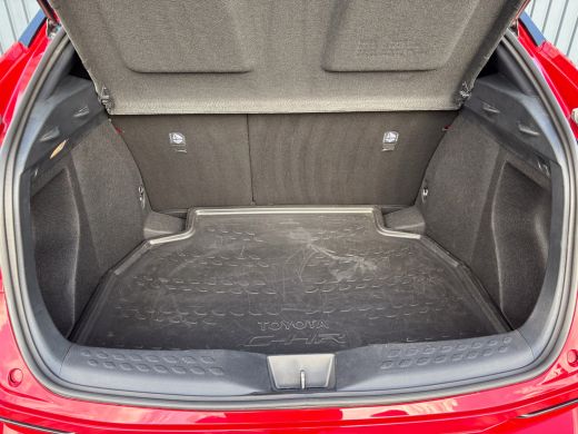 Toyota C-HR 1.8 Hybrid GR-Sport | Bi-Tone | Trekhaak | Dodehoek sensoren | Stoel & Stuur verw. | 19'' | Prijs... ActivLease financial lease