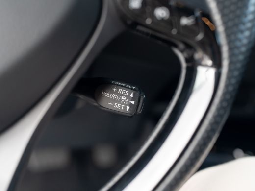 Toyota C-HR 1.8 Hybrid GR-Sport | Bi-Tone | Trekhaak | Dodehoek sensoren | Stoel & Stuur verw. | 19'' | Prijs... ActivLease financial lease