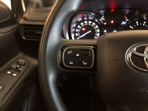 Toyota ProAce 1.5 D-4D Navigator 3 zitter | navigatie | camera | trekhaak ActivLease financial lease