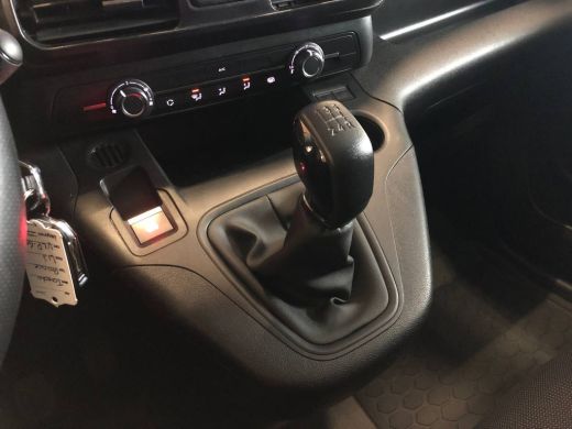 Toyota ProAce 1.5 D-4D Navigator 3 zitter | navigatie | camera | trekhaak ActivLease financial lease