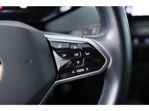 Volkswagen ID.3 First Plus 58 kWh | LED | Cruise Adaptive | Trekhaak | Navi | Stoelverwarming | Clima | Camera | ... ActivLease financial lease