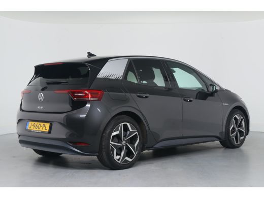 Volkswagen ID.3 First Plus 58 kWh | LED | Cruise Adaptive | Trekhaak | Navi | Stoelverwarming | Clima | Camera | ... ActivLease financial lease