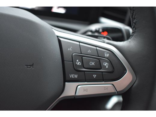 Volkswagen T-Roc 1.5 eTSI 115PK DSG-7 Life First Edition | 20 INCH MET ALL SEASONBANDEN | STOEL + STUURVERW. | LED... ActivLease financial lease