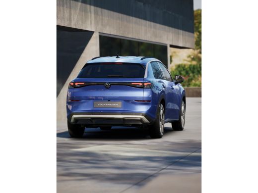 Volkswagen T-Roc Life First Edition | 'App-Connect' draadloze smartphone integratie | Automatische afstandsregelin... ActivLease financial lease