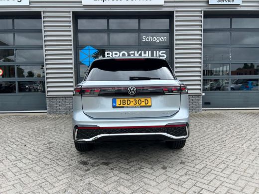 Volkswagen Tiguan R-line 1.5 eHybrid 272 pk 6-DSG | Panoramadak | Wegklapbare trekhaak | Dodehoek | ActivLease financial lease