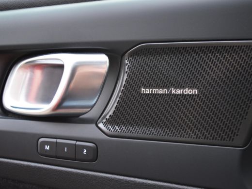 Volvo  XC40 1.5 T5 Recharge Ultimate Dark | Leder | Pano ActivLease financial lease