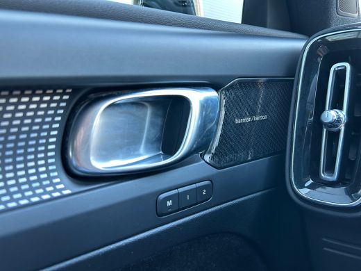 Volvo  XC40 Recharge P8 AWD R-Design | Panoramadak | Trekhaak | Harman/Kardon | Leder | ActivLease financial lease
