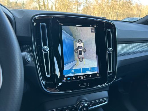 Volvo  XC40 Recharge P8 AWD R-Design | Panoramadak | Trekhaak | Harman/Kardon | Leder | ActivLease financial lease