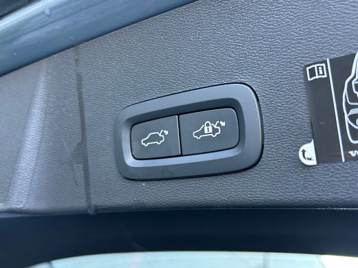 Volvo  XC40 Recharge P8 AWD R-Design | Panoramadak | Trekhaak | Harman/Kardon | Leder | ActivLease financial lease