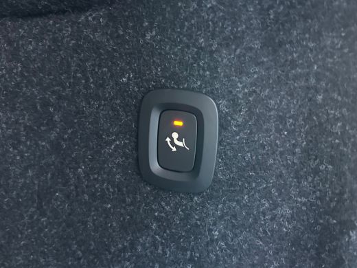 Volvo  XC40 Recharge P8 AWD R-Design | Panoramadak | Trekhaak | Harman/Kardon | Leder | ActivLease financial lease