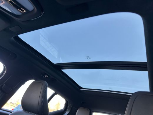 Volvo  XC40 Recharge P8 AWD R-Design | Panoramadak | Trekhaak | Harman/Kardon | Leder | ActivLease financial lease