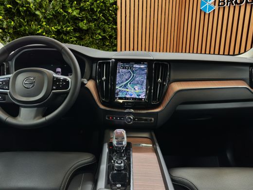 Volvo  XC60 2.0 T8 Plug-in hybrid AWD Ultra Dark | Trekhaak | Massage/ventilatie | 360 Cam | Pano | Harman/Ka... ActivLease financial lease