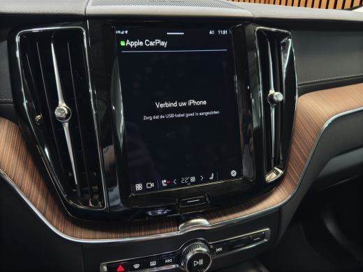 Volvo  XC60 2.0 T8 Plug-in hybrid AWD Ultra Dark | Trekhaak | Massage/ventilatie | 360 Cam | Pano | Harman/Ka... ActivLease financial lease