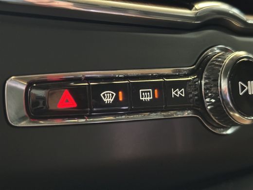 Volvo  XC60 2.0 T8 Plug-in hybrid AWD Ultra Dark | Trekhaak | Massage/ventilatie | 360 Cam | Pano | Harman/Ka... ActivLease financial lease