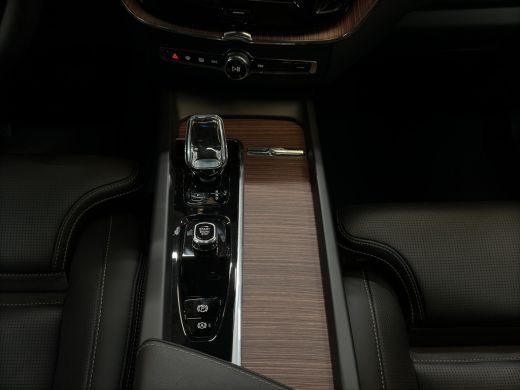 Volvo  XC60 2.0 T8 Plug-in hybrid AWD Ultra Dark | Trekhaak | Massage/ventilatie | 360 Cam | Pano | Harman/Ka... ActivLease financial lease