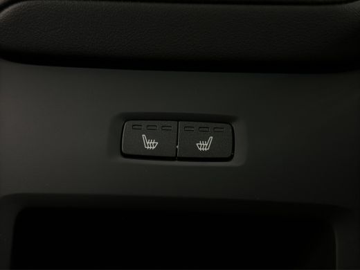 Volvo  XC60 2.0 T8 Plug-in hybrid AWD Ultra Dark | Trekhaak | Massage/ventilatie | 360 Cam | Pano | Harman/Ka... ActivLease financial lease