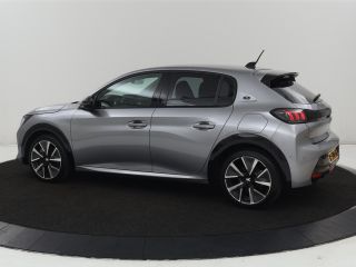Peugeot e-208 EV GT 350 50 kWh | 27.200km NAP | SOH 93% | Stoelverwarming | Leder/Alcantara | Camera | Adaptive...