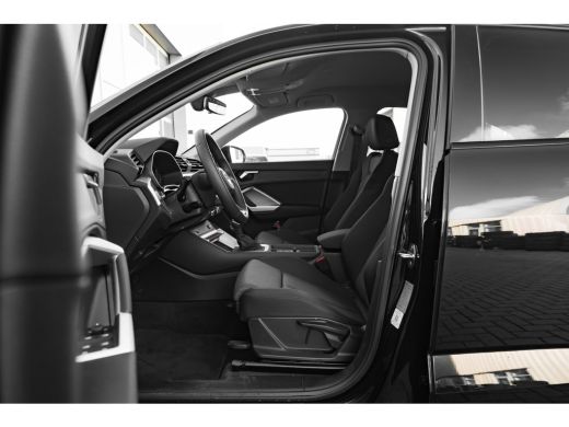 Audi Q3 35 TFSI Advanced edition 150 PK | Achteruitrijcamera | Carplay | Comfortsleutel | Dynam. Knipperl... ActivLease financial lease