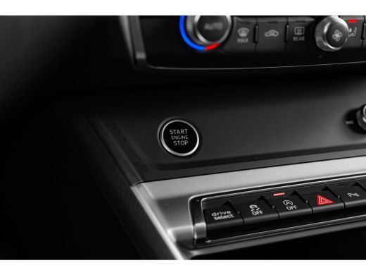 Audi Q3 35 TFSI Advanced edition 150 PK | Achteruitrijcamera | Carplay | Comfortsleutel | Dynam. Knipperl... ActivLease financial lease