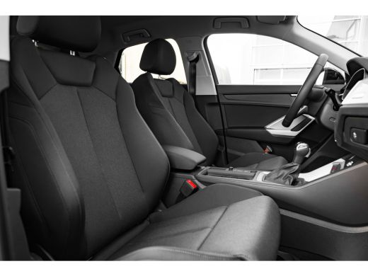 Audi Q3 35 TFSI Advanced edition 150 PK | Achteruitrijcamera | Carplay | Comfortsleutel | Dynam. Knipperl... ActivLease financial lease