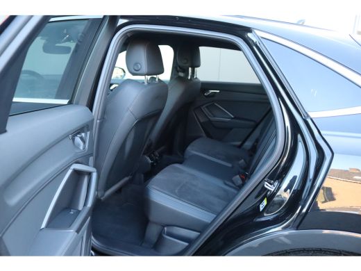 Audi Q3 45 TFSI e PHEV Automaat S-Line/Navigatie/Elektr.-trekhaak/Stoelverwarming/19-Inch/Keyfree ActivLease financial lease