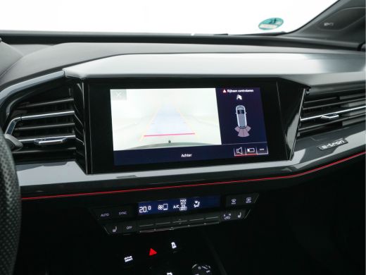 Audi Q4 e-tron 40 S-line Launch edition Competition 77 kWh [ 3-Fase-11kW ] {SOH-93%} (INCL-BTW) *HEATPUMP | LEAT... ActivLease financial lease