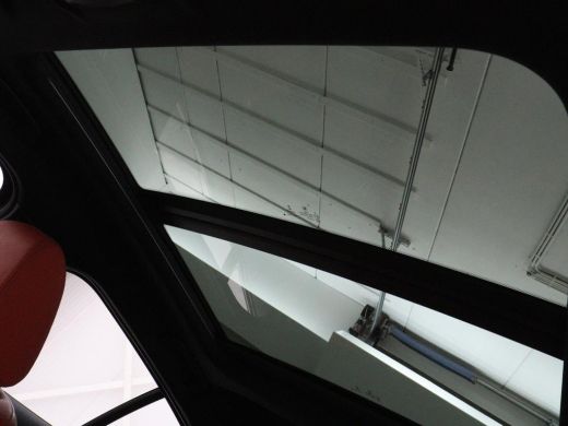 BMW 1 Serie 118i High Executive | Sport Line | Panoramadak | Leder | Stoelverwarming | Keyless | Live Cockpit... ActivLease financial lease