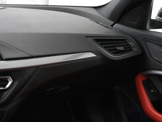 BMW 1 Serie 118i High Executive | Sport Line | Panoramadak | Leder | Stoelverwarming | Keyless | Live Cockpit... ActivLease financial lease