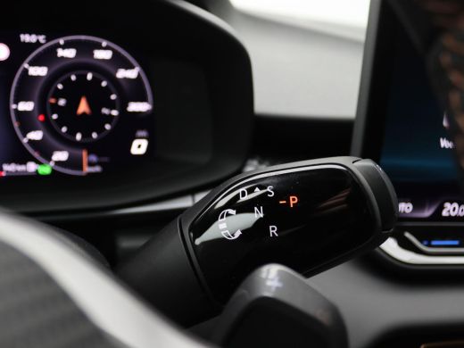 CUPRA Terramar 1.5 TSI e-Hybrid Business 204PK DSG Pano-Schuifdak, Trekhaak, 20" LM Velgen, Memorystoel, Keyless... ActivLease financial lease