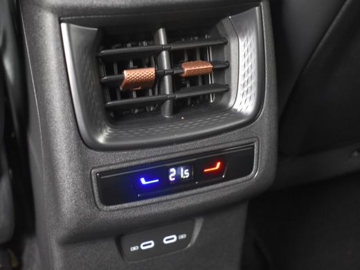 CUPRA Terramar 1.5 TSI e-Hybrid VZ America's CUP 272pk DSG/AUTO 360&deg; camera | Trekhaak | Adaptive cruise control... ActivLease financial lease