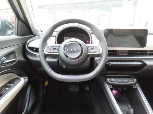 Fiat 600e La Prima 54 kWh | Massage | Vol-Leder | Adaptive Cruise | Elektr. Achterklep | Stoelverwarming | ... ActivLease financial lease