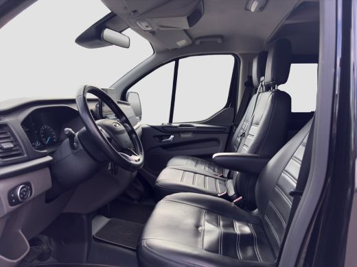 Ford Transit Custom 300 2.0 TDCI L2H1 Limited DC Dealer onderhouden | nieuwe distributieriem maart 2026 | trekhaak | ... ActivLease financial lease