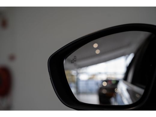 Jeep Avenger 1.2 e-Hybrid Summit | 8 Jaar Garantie | Winter Pack | Infotainment Pack | Camera | Navigatie | El... ActivLease financial lease