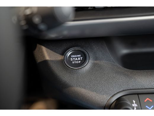 Jeep Avenger 1.2 e-Hybrid Summit | 8 Jaar Garantie | Winter Pack | Infotainment Pack | Camera | Navigatie | El... ActivLease financial lease