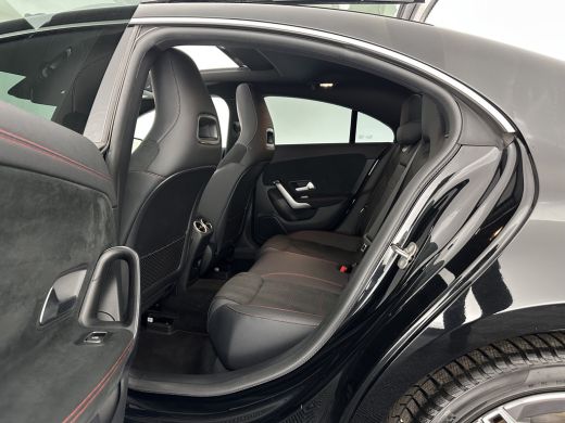 Mercedes-Benz CLA 250 e AMG Line (Plug-In) (INCL-BTW) Aut. *PANO | LEATHER-MICORFIBRE | WIDESCREEN-COCKPIT | FULL-L... ActivLease financial lease