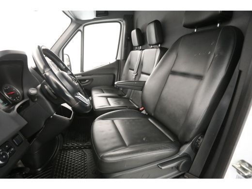 Mercedes-Benz Sprinter 214 CDI L2H2 | Aut. | Airco | Adap. Cruise | Camera | 3 Zits | Carplay | Trekhaak ActivLease financial lease