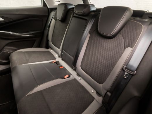 Opel Grandland X 1.6 Turbo Hybrid Elegance 229Pk Automaat (APPLE CARPLAY, GROOT NAVI, 360 CAMERA, KEYLESS, TREKHAA... ActivLease financial lease