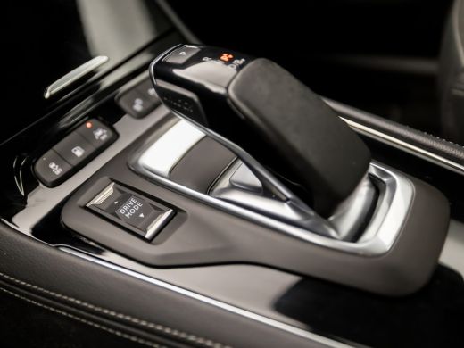 Opel Grandland X 1.6 Turbo Hybrid Elegance 229Pk Automaat (APPLE CARPLAY, GROOT NAVI, 360 CAMERA, KEYLESS, TREKHAA... ActivLease financial lease