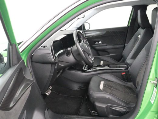 Opel Mokka-e Ultimate 50 kWh | SOH 90% | 3 Fase | Stoelverwarming | Leder/Alcantara | Warmtepomp | Adaptive cr... ActivLease financial lease