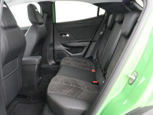 Opel Mokka-e Ultimate 50 kWh | SOH 90% | 3 Fase | Stoelverwarming | Leder/Alcantara | Warmtepomp | Adaptive cr... ActivLease financial lease