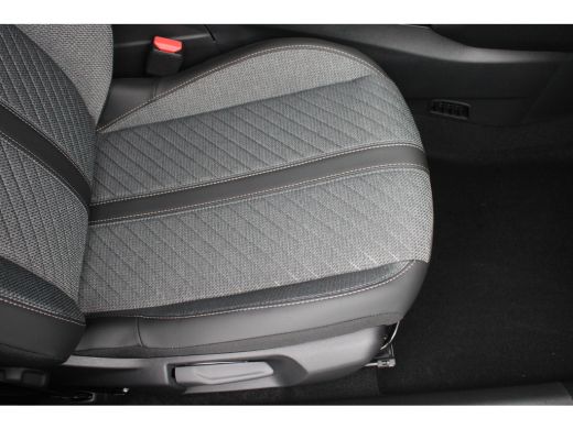 Peugeot 2008 Allure 1.2 Hybrid 145 e-DSC6 Automaat | Navigatie | Camera | Adaptieve Cruise control | ActivLease financial lease